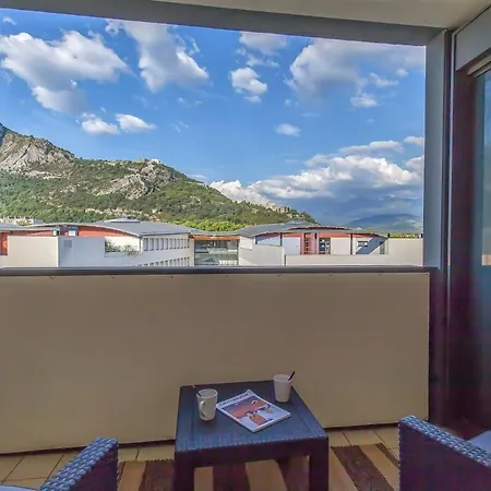 Standing Europole, Garage Privé, Calme, Netflix Apartamento